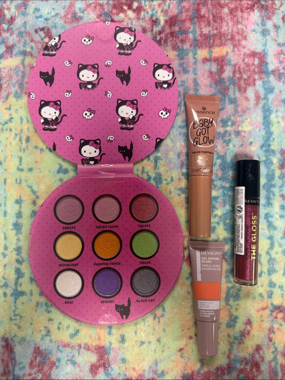 Make up lot Hello Kitty Pink Eyeshadow Palette with Multicolor Shimmer Shades